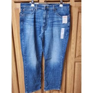 Levi's Signature Athletic Blue Jeans.  Size 38x30. NWT